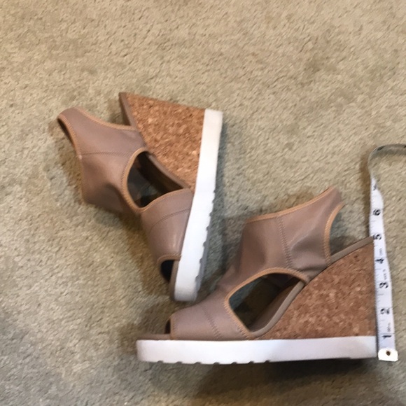 Kenneth Cole Reaction Slingback Tan Wedge Sandal- Size 8 - Picture 8 of 9